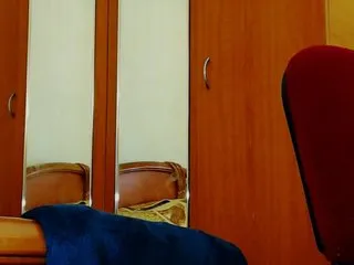 Live sex webcam photo for SexyAylin4u #240540459