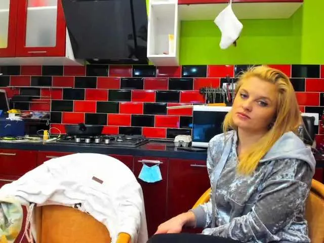 Live sex webcam photo for karolina1908 #240954788
