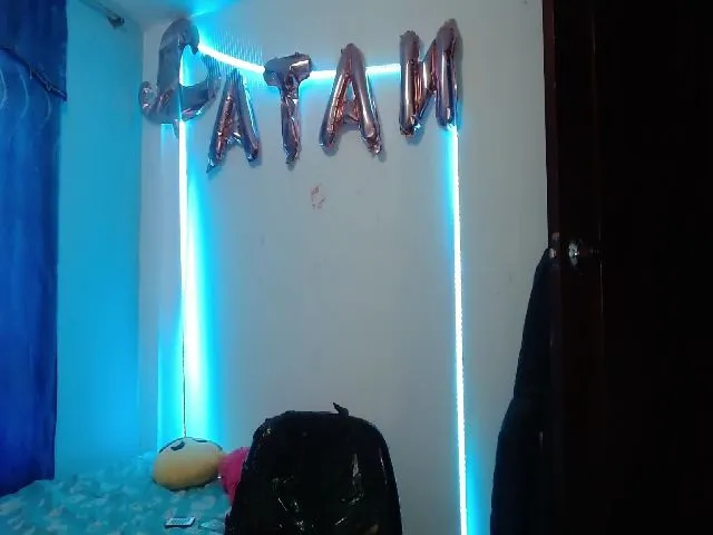 Live sex webcam photo for Hot_skinny_ #253868891