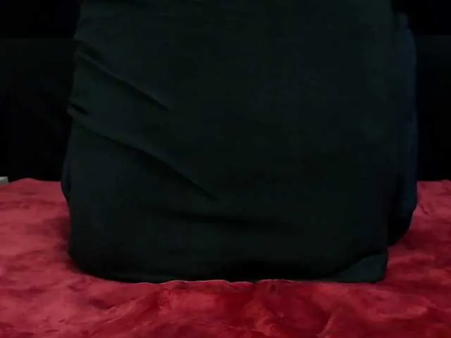 Live sex webcam photo for MashaSquirts #241238035