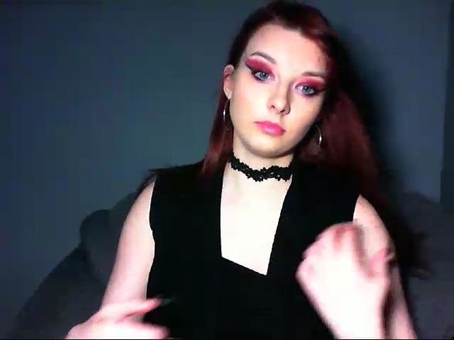 Live sex webcam photo for VirginLuna18 #260861665