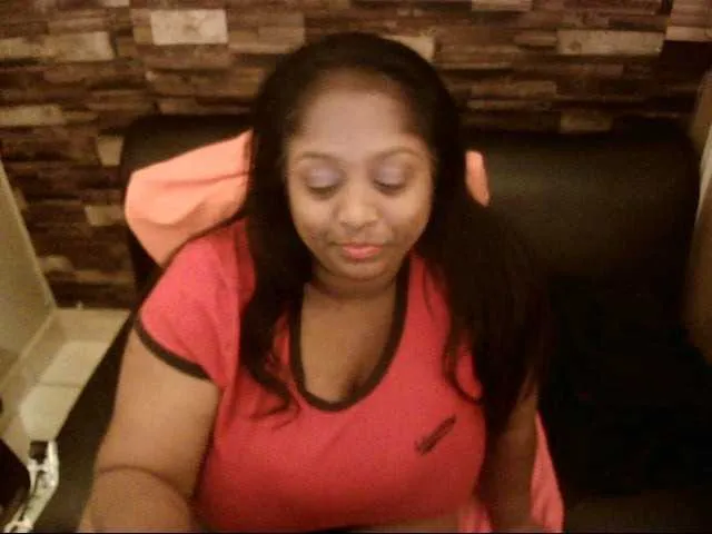 Live sex webcam photo for Indiantasha #287986018