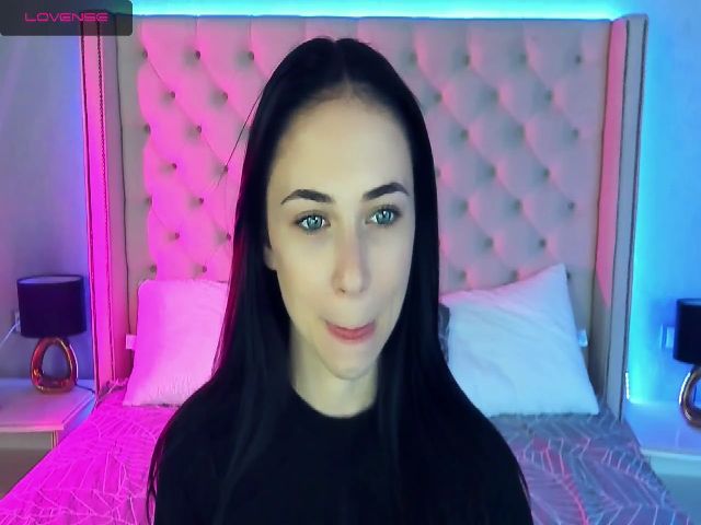 Live sex webcam photo for MilkaBabyDoll #261596060