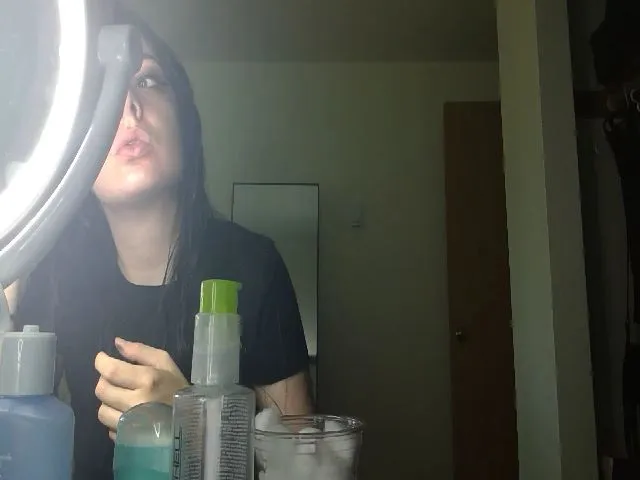 Live sex webcam photo for LilithLucid #263192287