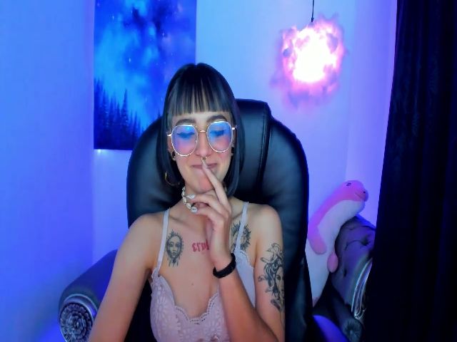 Live sex webcam photo for Angelsiinner #255387905