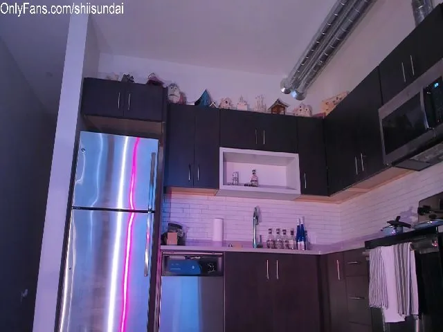 Live sex webcam photo for ShiiSundai #254288453