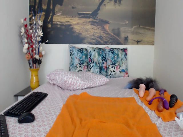 Live sex webcam photo for AikoTailor #287876348