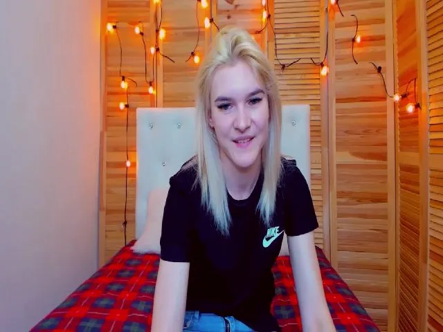 Live sex webcam photo for MarliTes #255810374