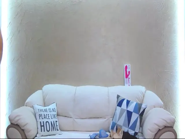 Live sex webcam photo for JulieDalton #254397726