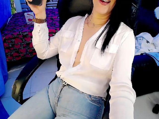 Live sex webcam photo for Sashabreck #287859860