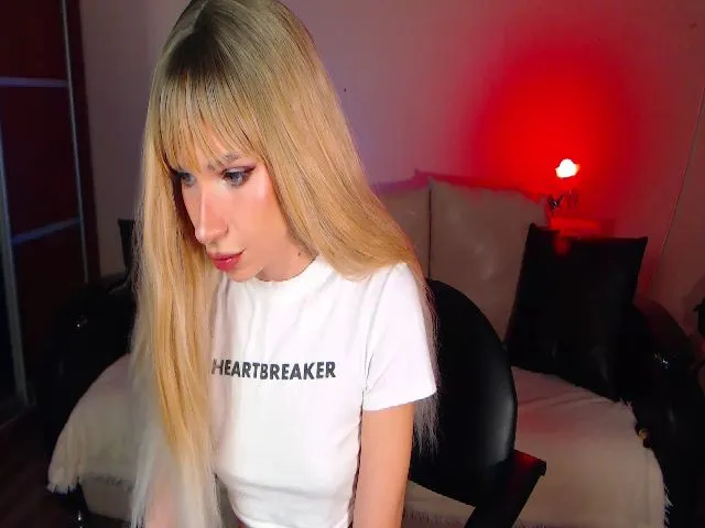 Live sex webcam photo for EmbryOlisse #257119876