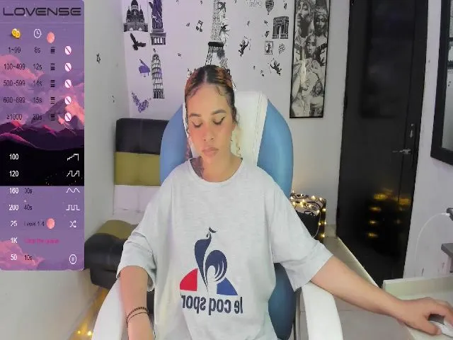 Live sex webcam photo for Valentina_5_ #254877216