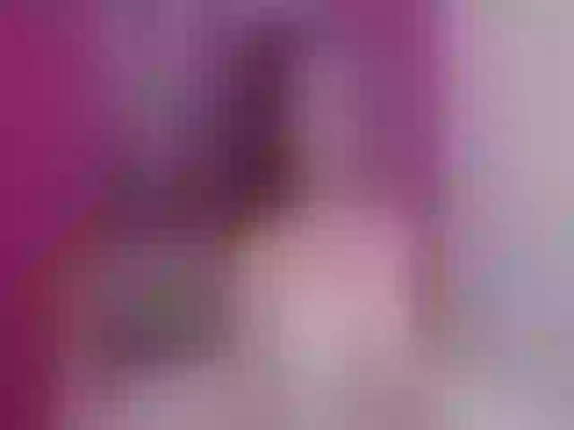 Live sex webcam photo for BustyxxHelen #255868872