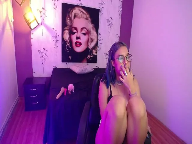 Live sex webcam photo for Spaaarkie #255712972