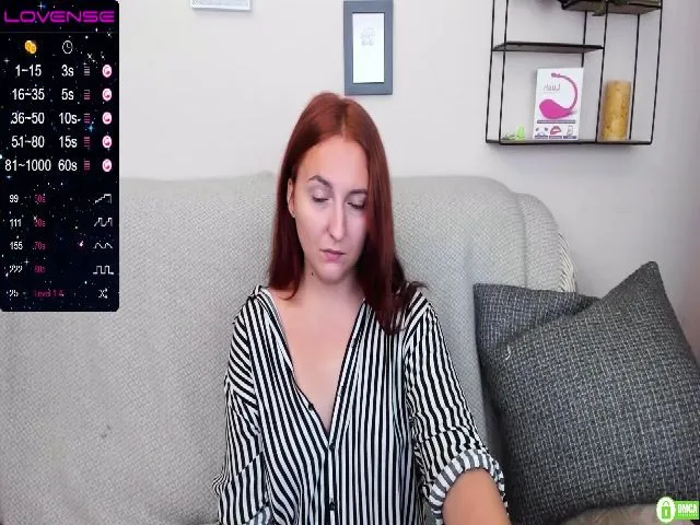 Live sex webcam photo for FoxyDarkX #262986123