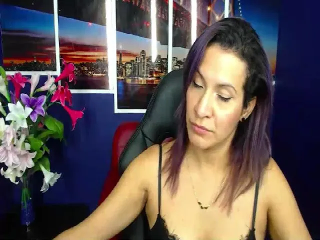 Live sex webcam photo for Infernalsexx #254268358