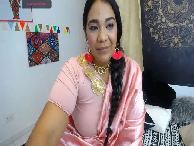 Live sex webcam photo for IndianMama #258754121