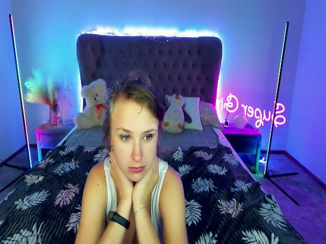 Live sex webcam photo for WhiteFoxi #255548900