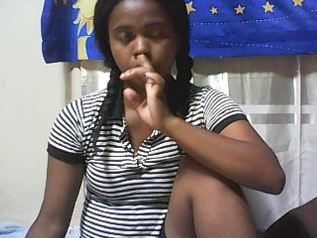 Live sex webcam photo for Malinciehot #241230389