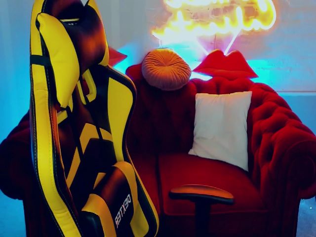 Live sex webcam photo for ReginaVin #255897659