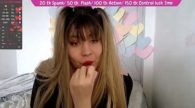 Live sex webcam photo for Josh_Daisy #242330658