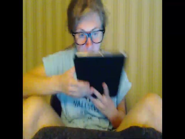 Live sex webcam photo for A_Girlie #253322213