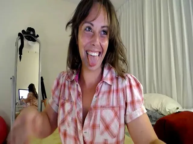 Live sex webcam photo for TemptinDesire #265048950