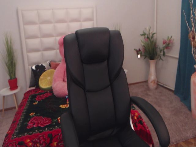 Live sex webcam photo for IrisNichols #254640284