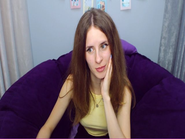 Live sex webcam photo for KristenKravit #258514278