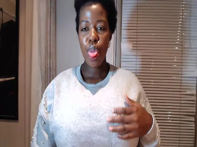 Live sex webcam photo for Africanbusty #256313929