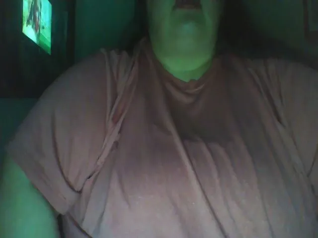 Live sex webcam photo for BbwFattitties #258622445