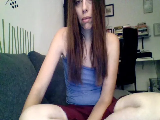 Live sex webcam photo for FoxMoony #258295042