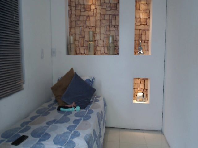 Live sex webcam photo for nicollewalton #255428166