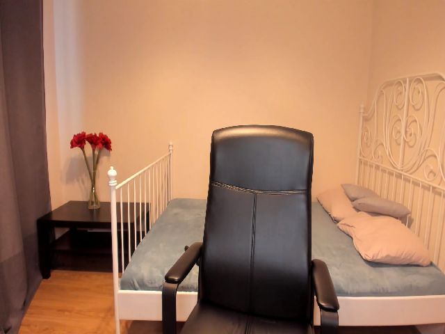 Live sex webcam photo for O1iv1a #257031729