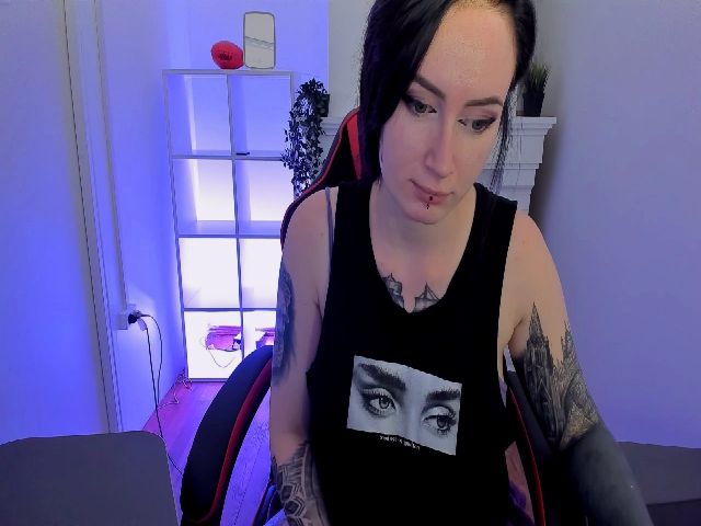 Live sex webcam photo for HelenCarter #256347909