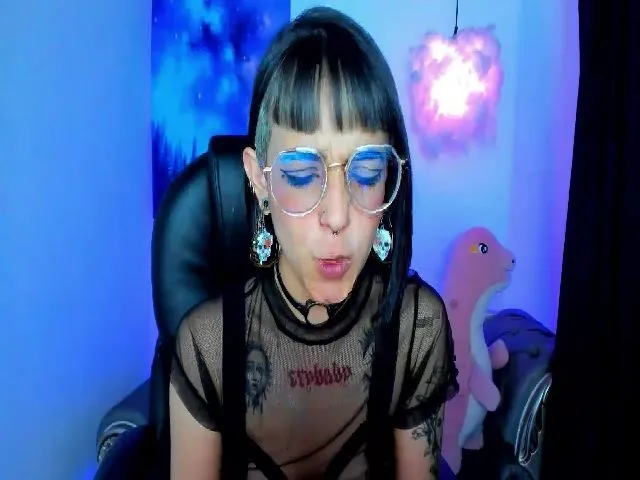 Live sex webcam photo for Angelsiinner #260790990