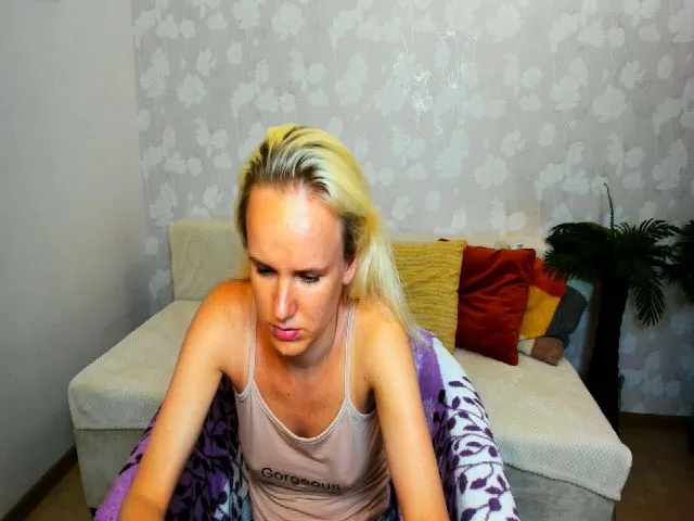Live sex webcam photo for SusanSmite #263800967