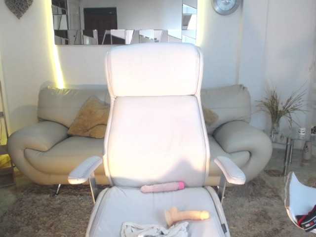 Live sex webcam photo for Krystin03 #241228238