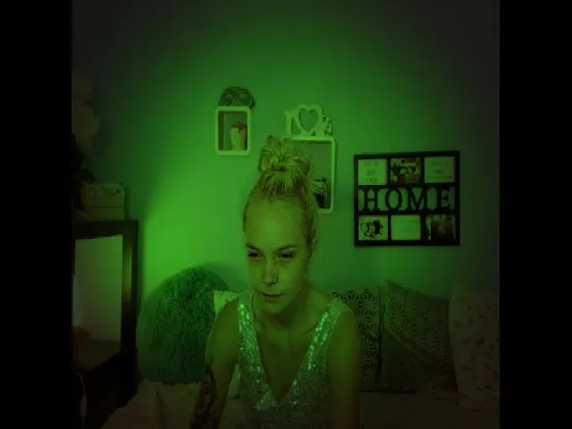 Live sex webcam photo for HappyAnna #260519611
