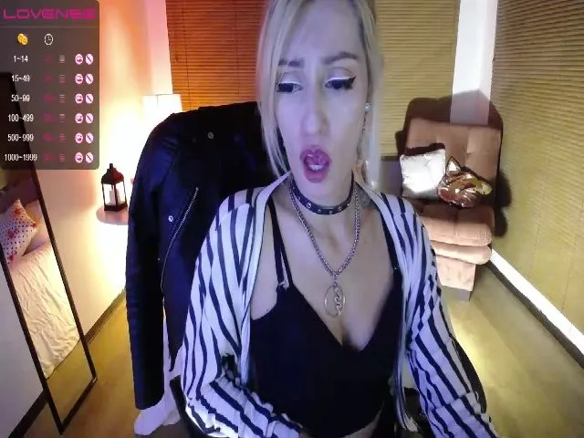 Live sex webcam photo for Effy_Rose_ #264766288