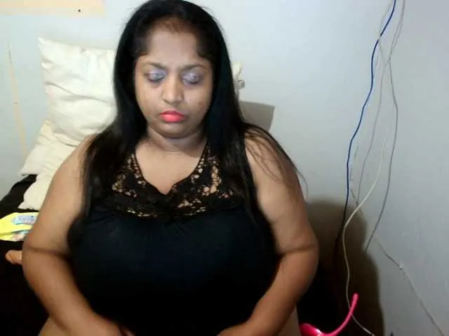 Live sex webcam photo for Indiantasha #287986062