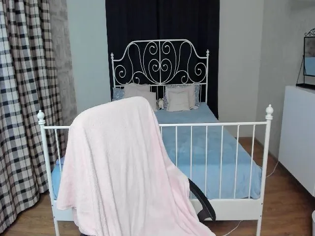 Live sex webcam photo for A11yson #256526605