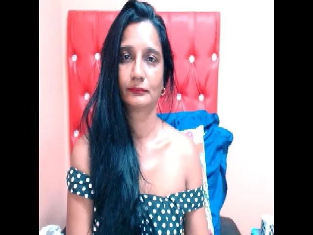 Live sex webcam photo for INDIANCANDY69 #264012718