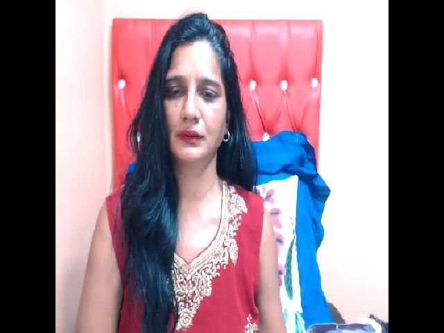 Live sex webcam photo for INDIANCANDY69 #257250639