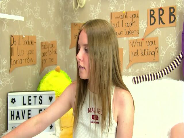 Live sex webcam photo for CaNaDaDi #253427429