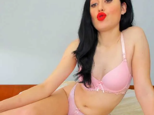 Live sex webcam photo for klarahara19 #240966062
