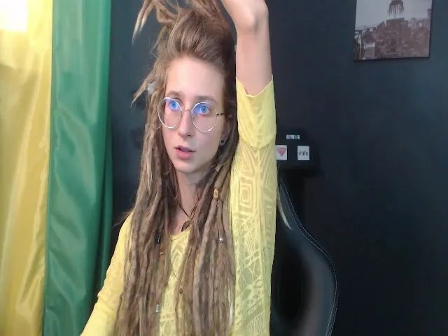 Live sex webcam photo for KINKYkeira #259218106