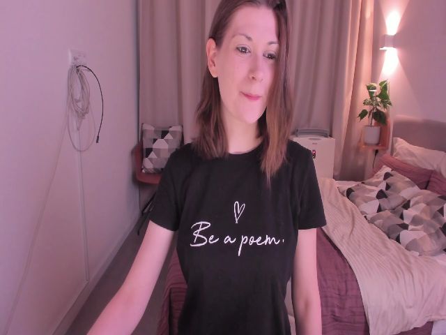 Live sex webcam photo for GretaMiln #253906800