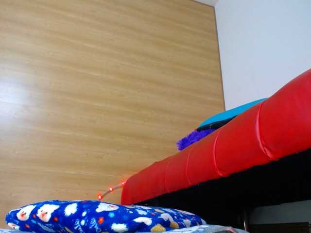 Live sex webcam photo for sweetdream272 #249657223