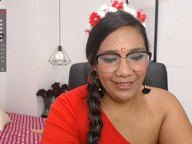 Live sex webcam photo for IndianMama #241098457